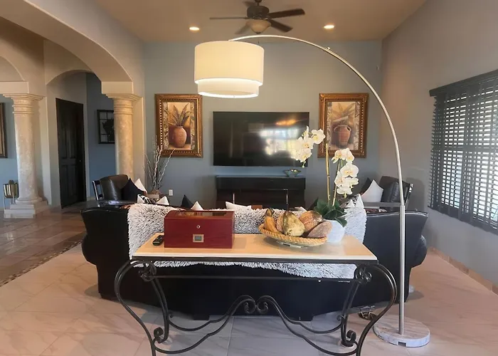 4br Ranch W Four Peaks Views Fireplace Hot Tub Holiday home