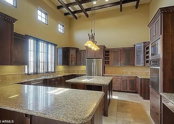 4br Ranch W Four Peaks Views Fireplace Hot Tub *