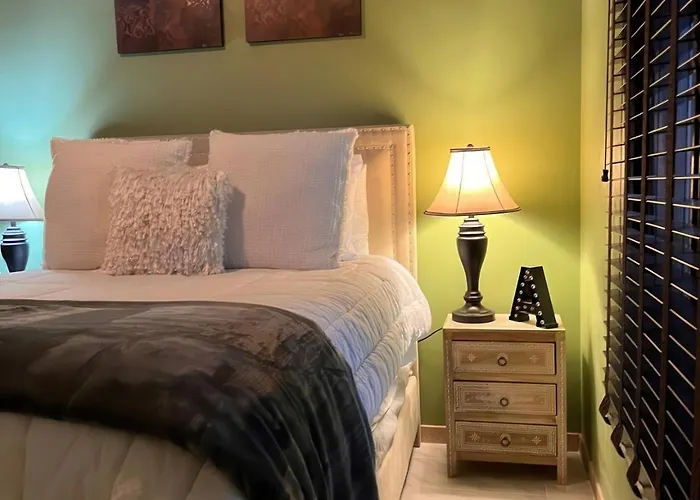 4br Ranch W Four Peaks Views Fireplace Hot Tub