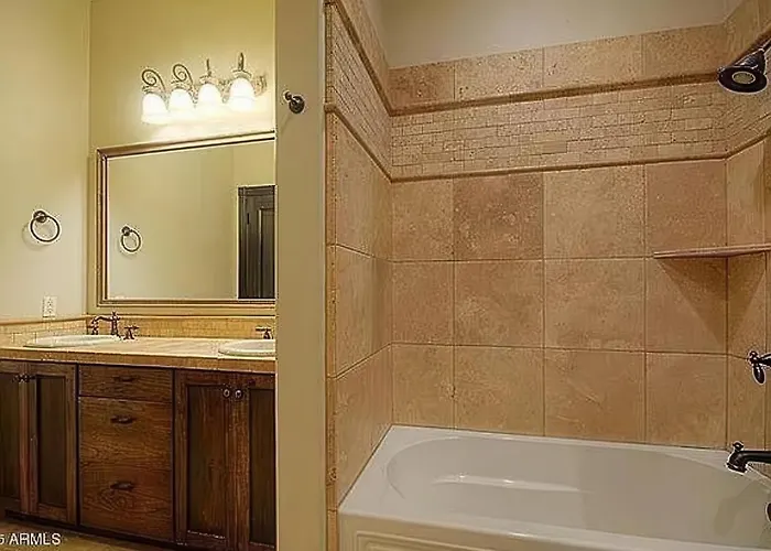 Holiday home 4br Ranch W Four Peaks Views Fireplace Hot Tub *